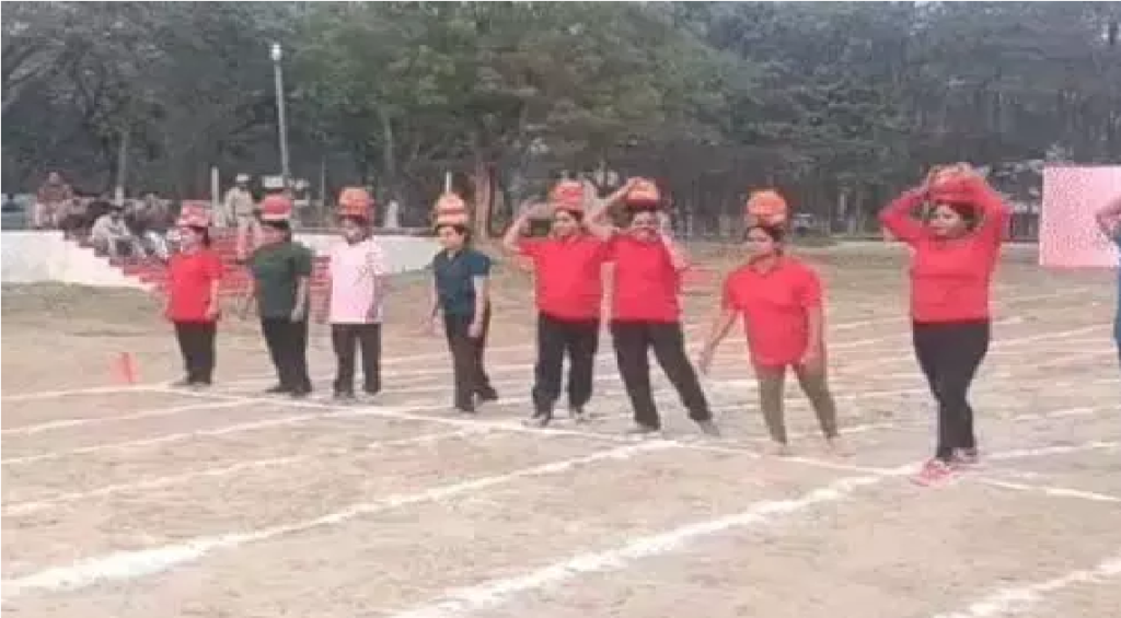 CG News : एसईसीएल नारी शक्ति खेल महोत्सव–2025 में मटका दौड़ बनी आकर्षण, अधिकारियों की पत्नियों ने लिया हिस्सा