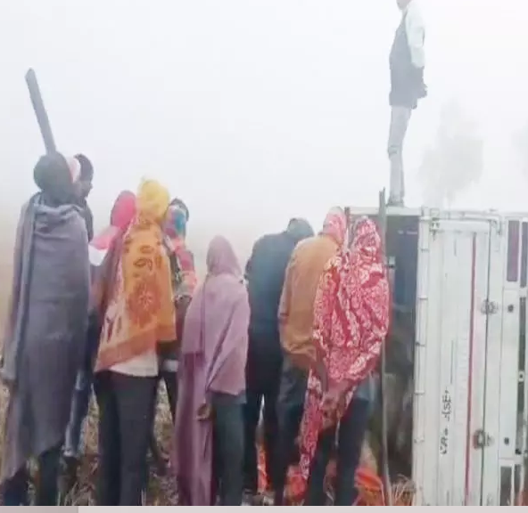 CG News : तेज रफ्तार पिकअप पलटा, सरगुजा में गौ तस्करी का खुलासा