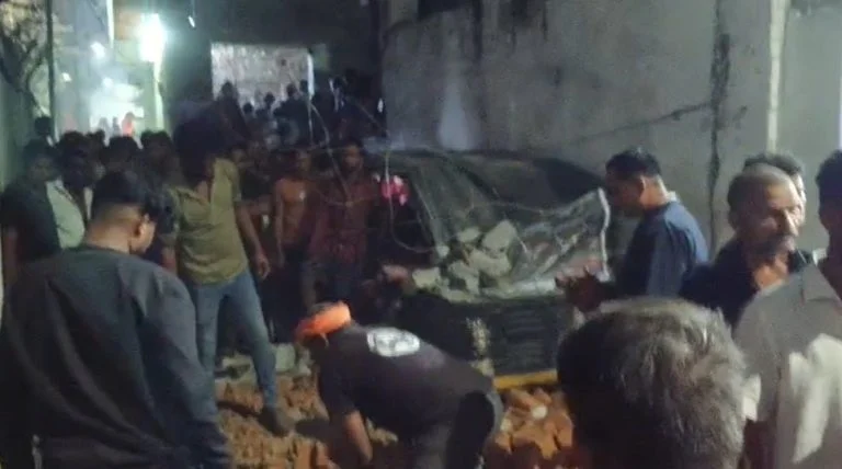 छत्तीसगढ़ हादसा: निर्माणाधीन घर की दीवार गिरी, 2 साल के मासूम की मौत, दो की हालत गंभीर निर्माणाधीन