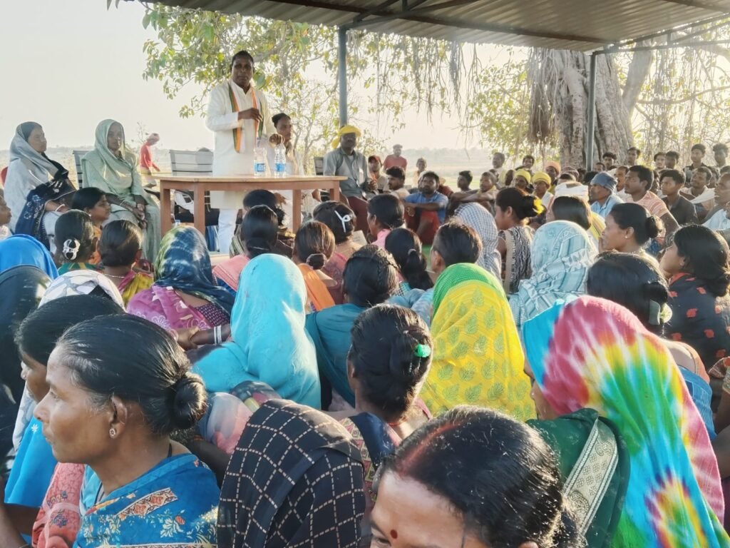 SECL की तानाशाही और ग्रामीणों का हल्ला बोल