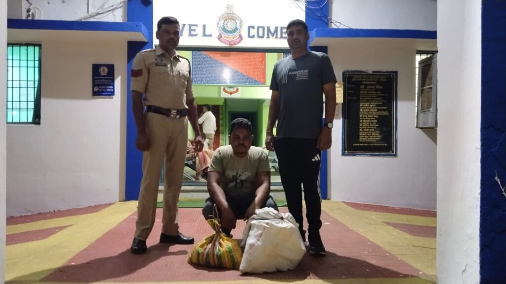 गरियाबंद पुलिस की बड़ी कार्रवाई: देवभोग में भारी मात्रा में अवैध ओड़िशा निर्मित शराब के साथ आरोपी गिरफ्तार