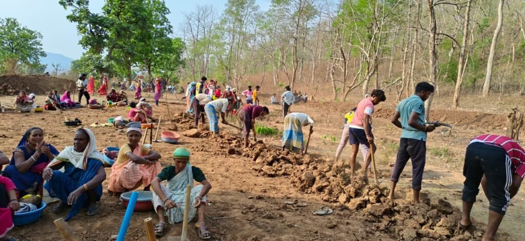 मनरेगा के 2588 निर्माण कार्यों से ग्रामीणों को मिल रहा रोजगार, जल संरक्षण को भी मिल रही मजबूती