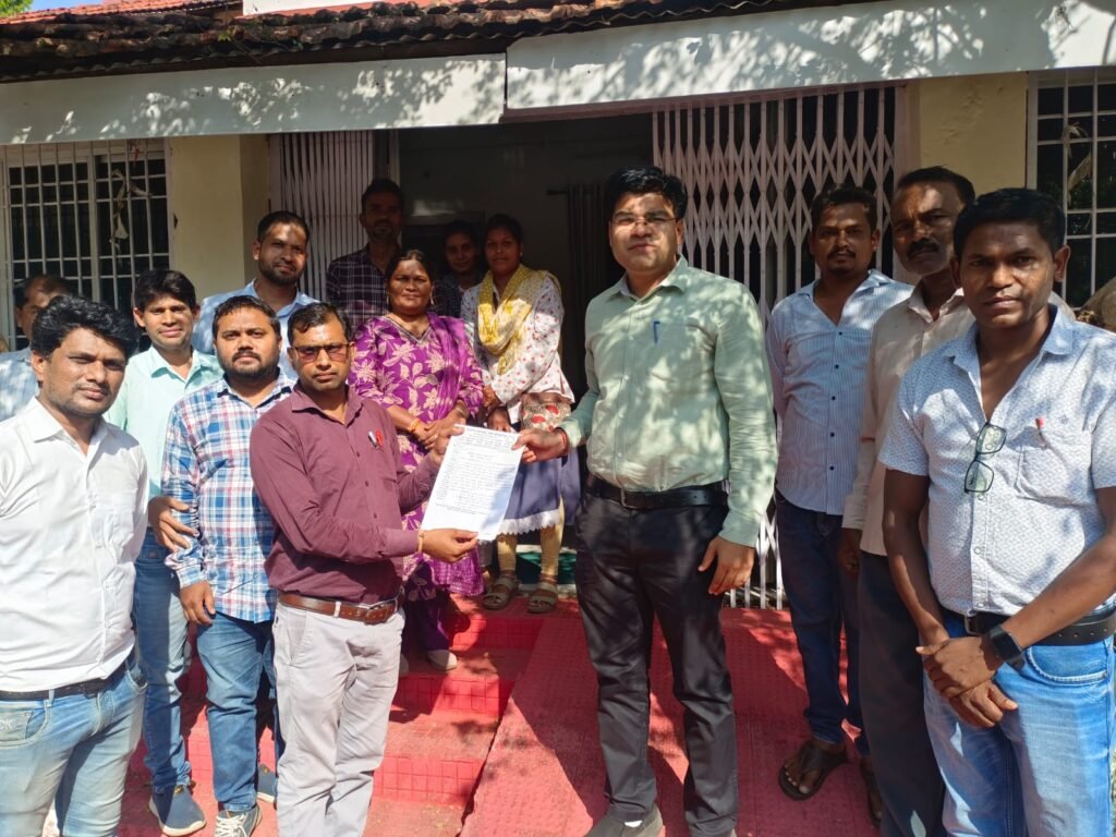 राजिम विधायक के बयान से मचा बवाल, पटवारी संघ ने छेड़ी आर-पार की लड़ाई