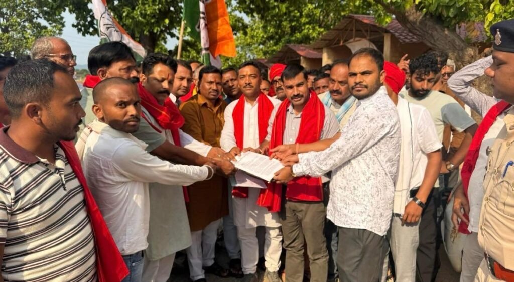 10 सूत्रीय मांगों को लेकर किसान कांग्रेस का धरना-प्रदर्शन, कलेक्टर के नाम सौंपा ज्ञापन