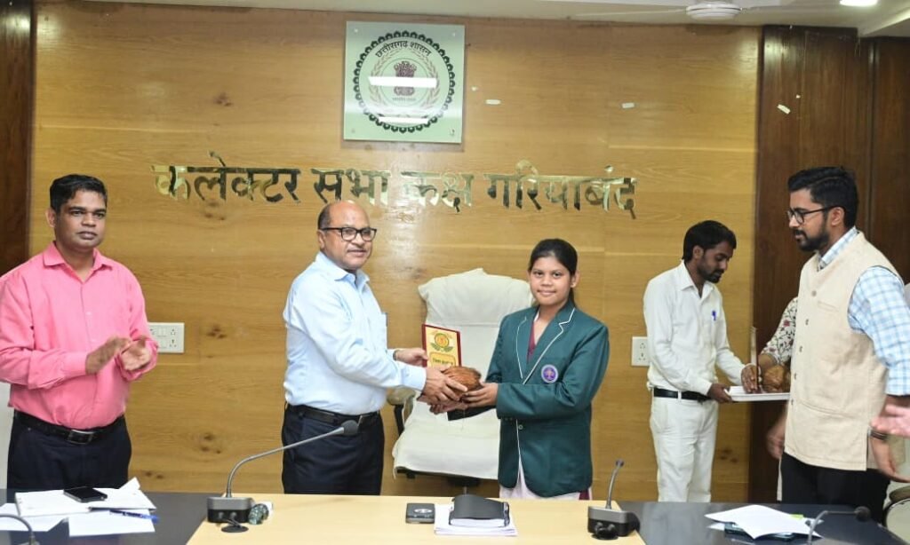 नीट, जेईई सहित राष्ट्रीय प्रवेश परीक्षाओं में सफल 33 विद्यार्थियों का हुआ सम्मान