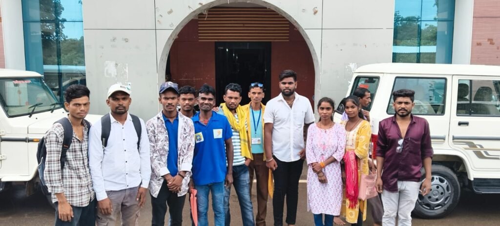 कौशल प्रशिक्षण पूरा, लेकिन रोजगार का इंतजार: नौकरी नहीं मिलने से युवाओं में नाराजगी, कलेक्टर से लगाई गुहार