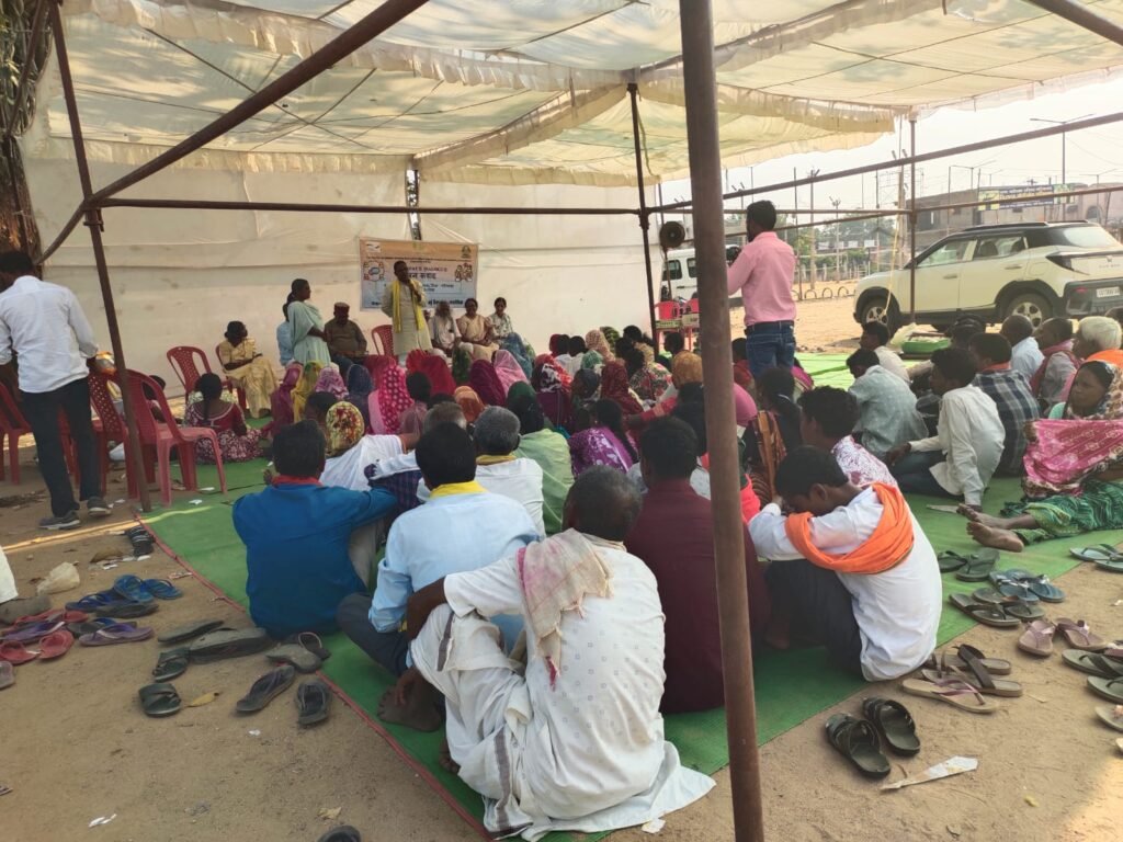 गरियाबंद में जनसंवाद: महिलाओं के अधिकार और वनाधिकार के मुद्दे उठे, विधायक जनक ध्रुव ने 13 सूत्रीय मांगों का किया समर्थन