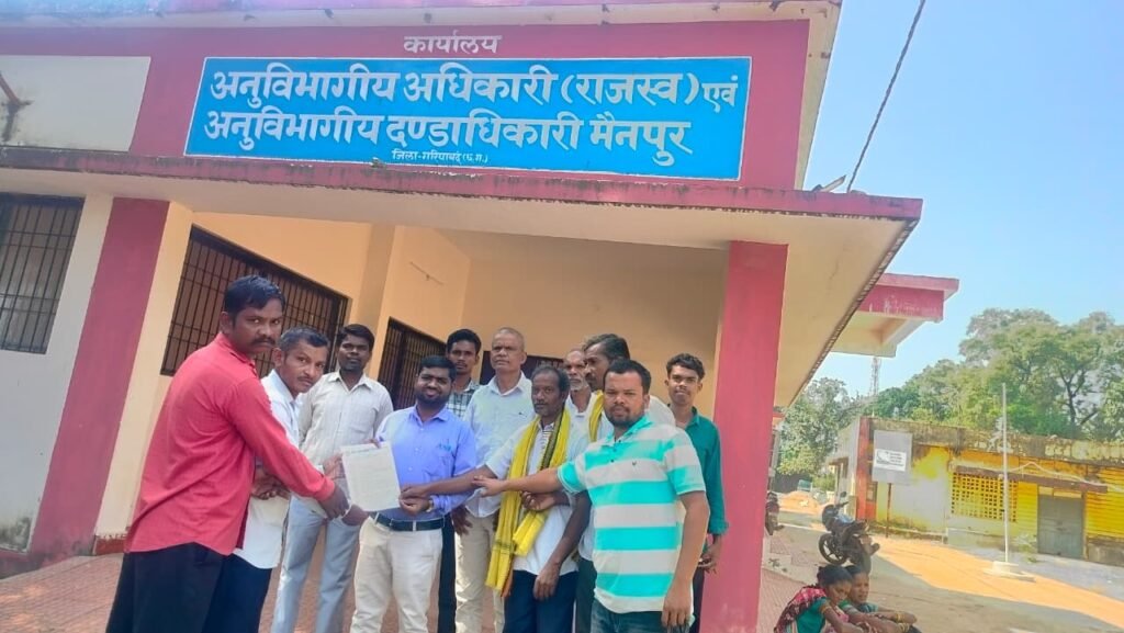 मैनपुर में SIR के खिलाफ किसान-आदिवासी संगठनों का प्रदर्शन, CEC ज्ञानेश कुमार के इस्तीफे की मांग